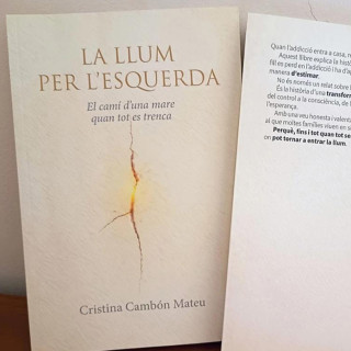 Cristina Cambón presenta a Palafrugell el seu primer llibre "La llum per l'esquerda"