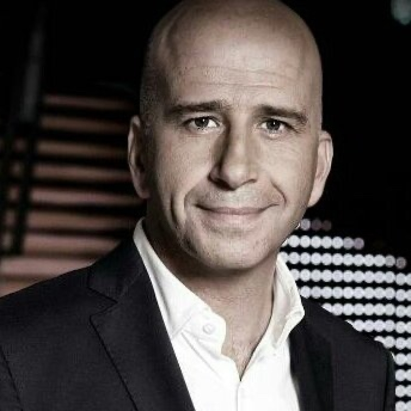 El periodista Xavi Coral presenta el debut literari, "Aprendre a esquivar les bales", a la Biblioteca de Palafrugell episode artwork