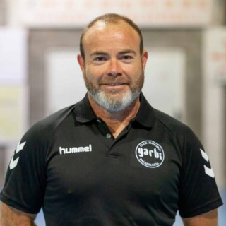 Nino Garcia, al capdavant del sènior femení B de l'Handbol Garbí